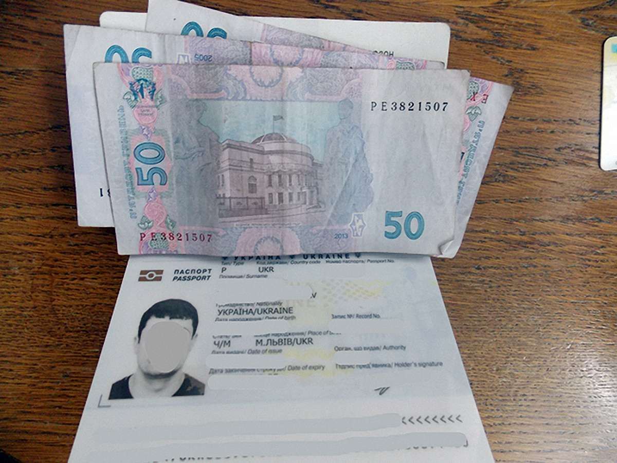 Львівські прикордонники затримали водія за хабар у 150 грн