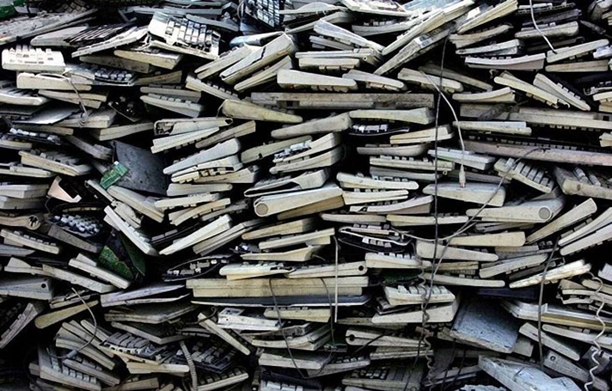 КМДА не закуповуватиме ноутбуків без українського маркування