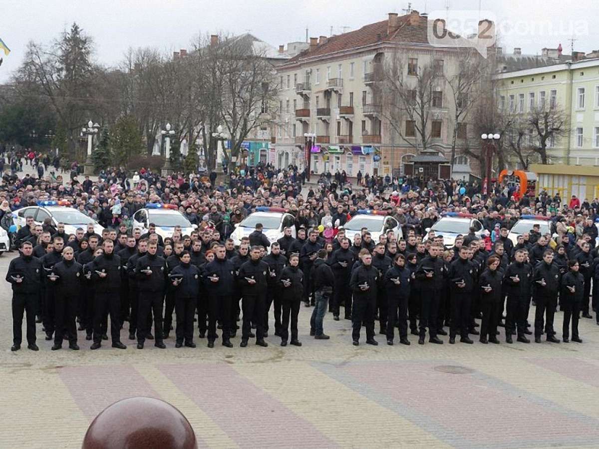 У Тернополі прийняли присягу нові патрульні поліцейські