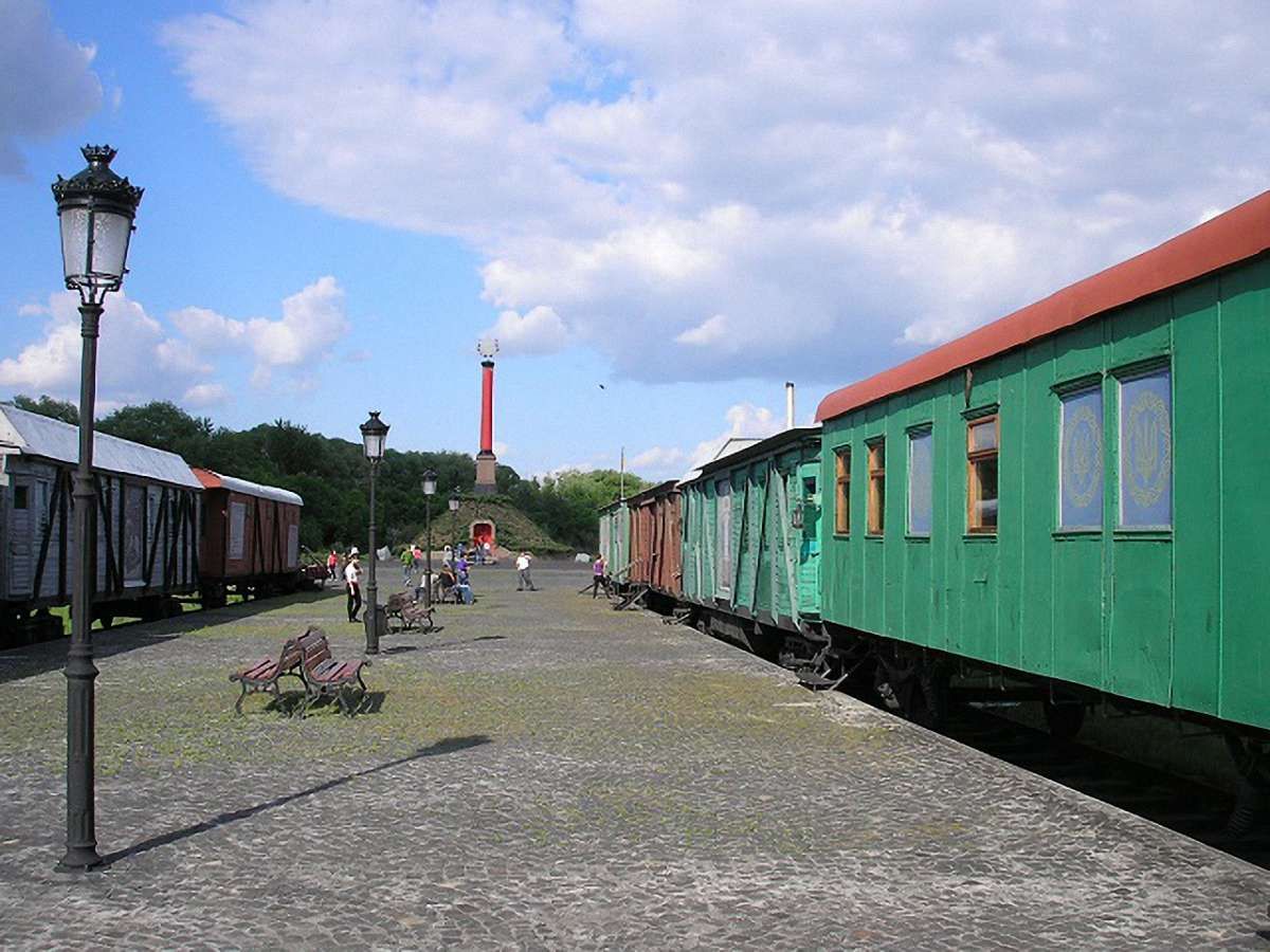 Міноборони не буде закривати меморіальний комплекс «Пам'яті героїв Крут»