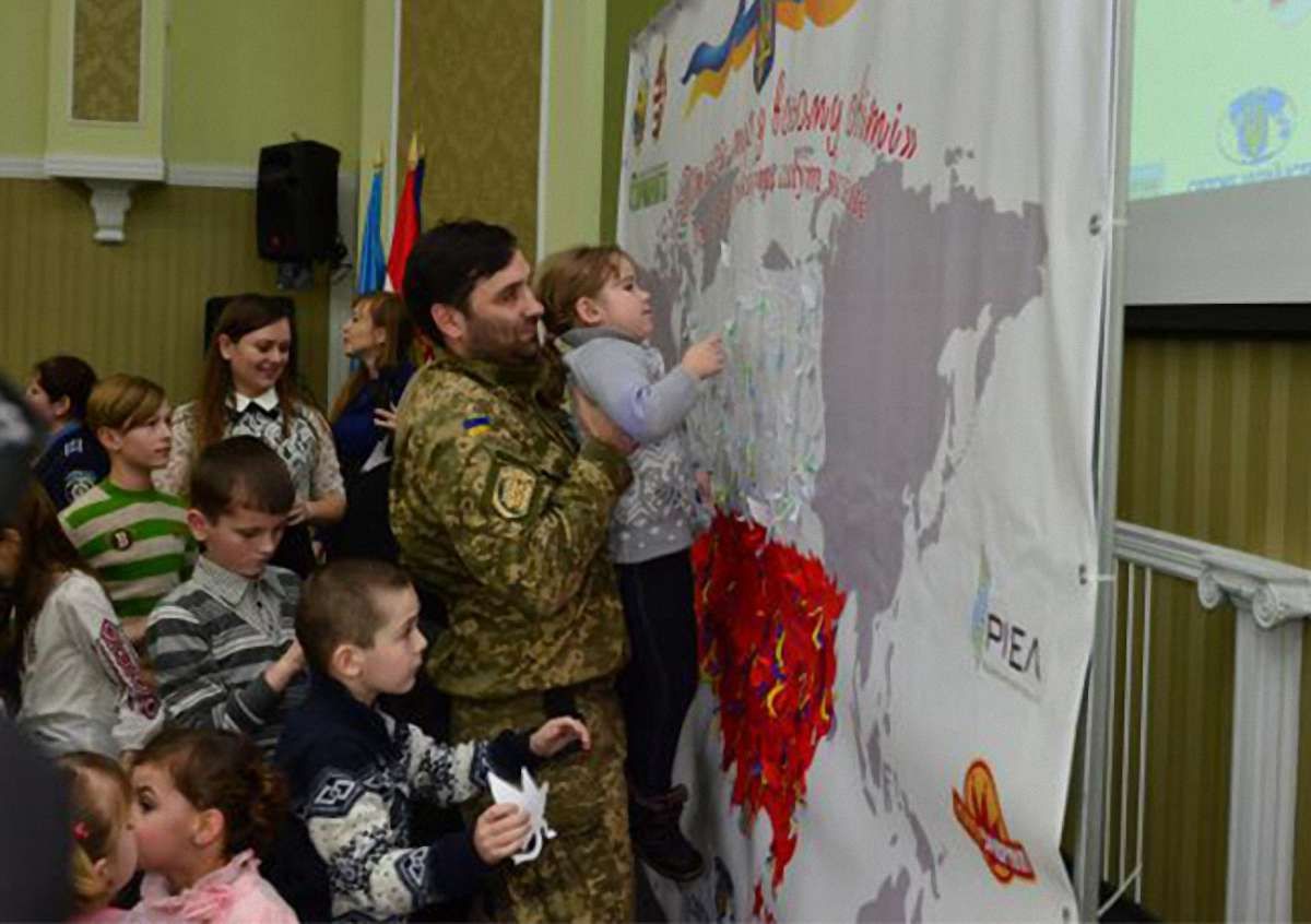 Діти учасників АТО встановили у Львові рекорд України