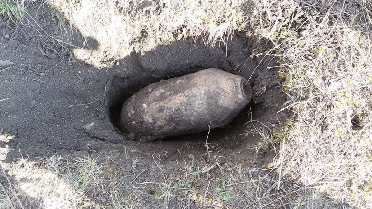 Піротехніки підірвали бомбу ФАБ-100 часів Другої світової війни