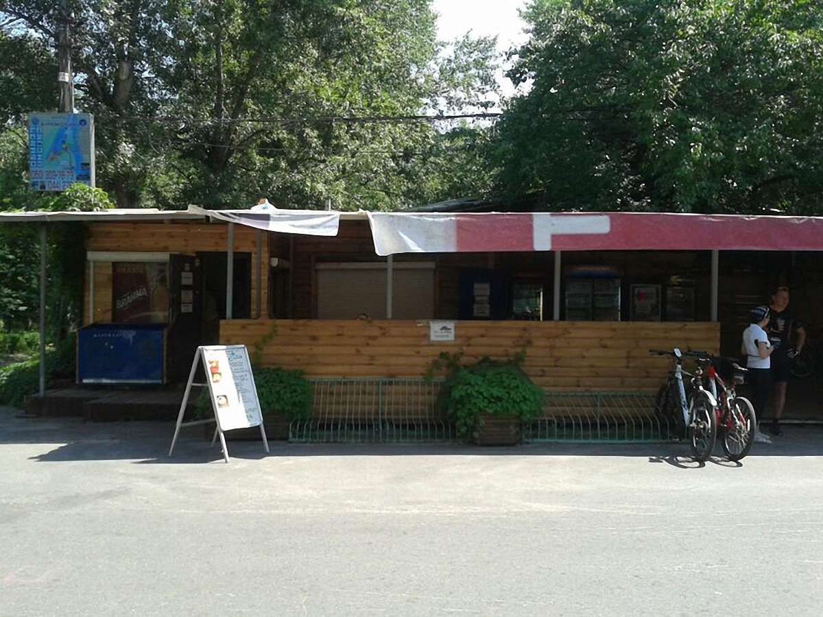 В Києві невідомі підірвали кафе на Трухановому острові