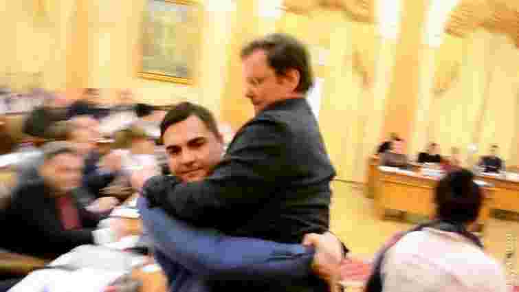 Заступника Саакашвілі Боровика винесли із засідання Одеської міськради на руках