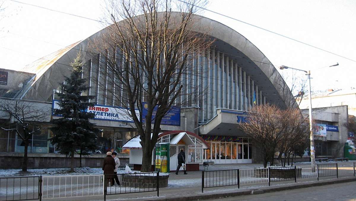 У Львові нелегальний покерний клуб діяв у палаці спорту «Україна»