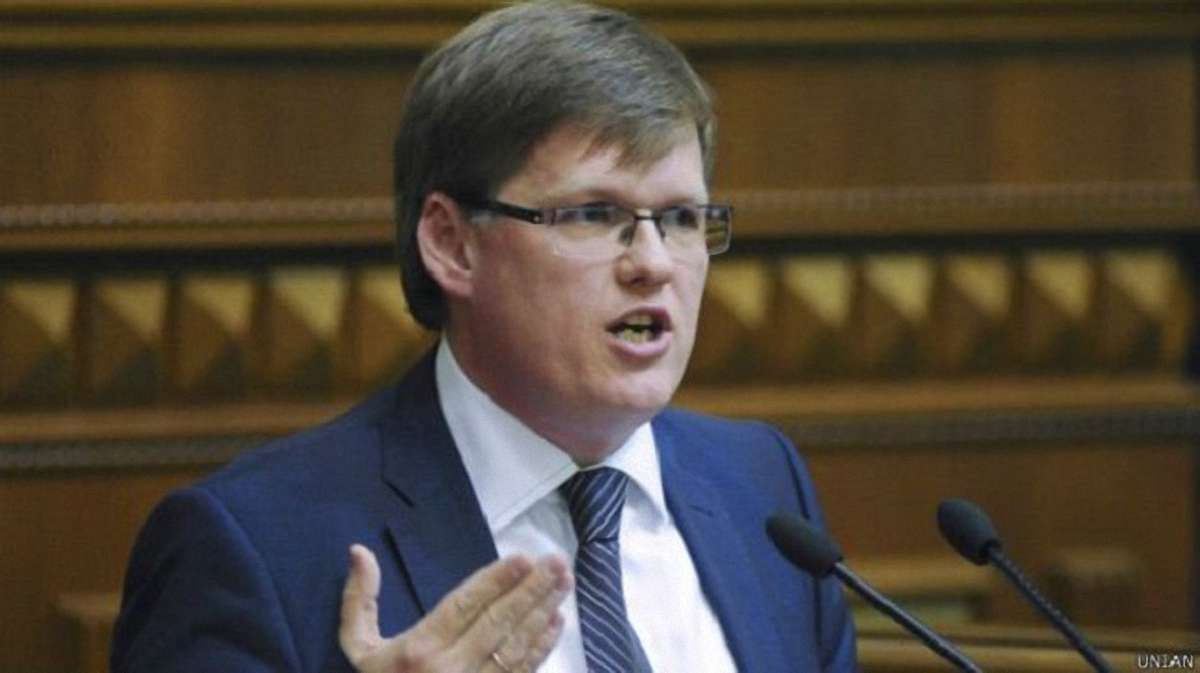 Близько 15-20% держкоштів для переселенців йдуть на фінансування бойовиків на Донбасі, – Розенко