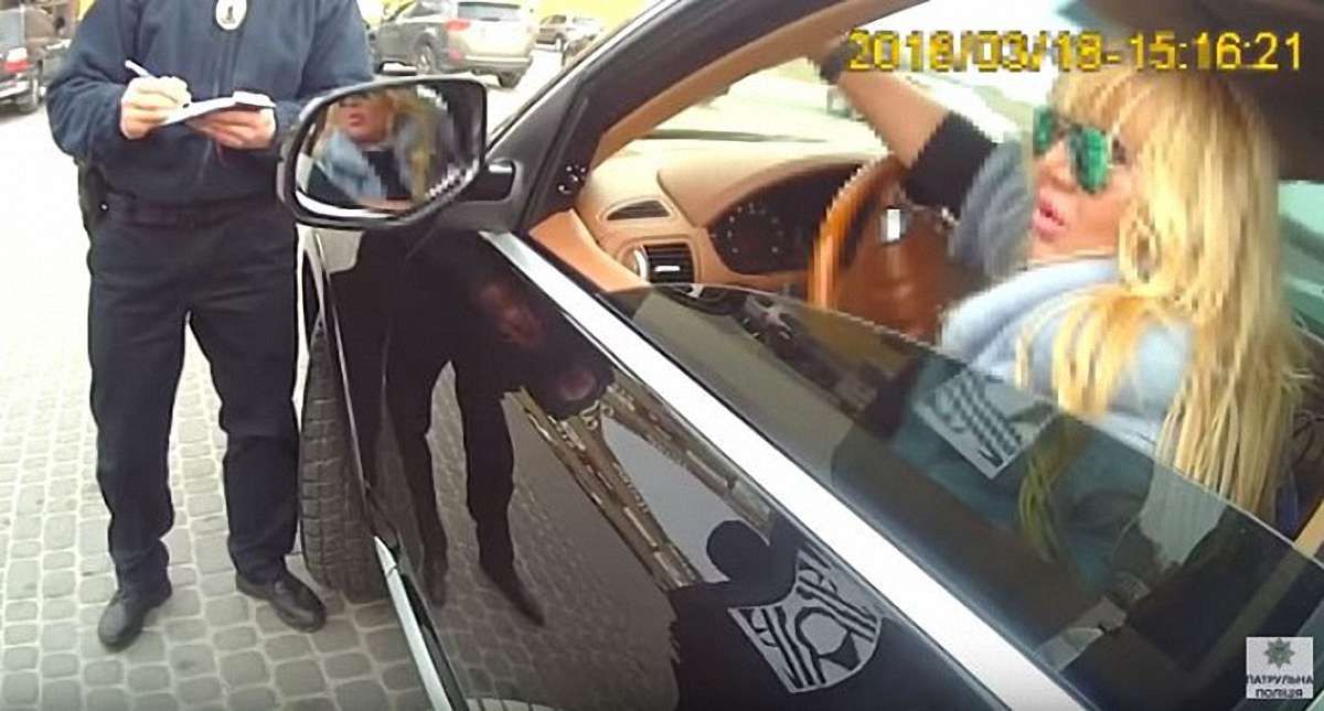Викладачка ЛНУ імені Франка, яка порушила ПДР, погрожувала поліцейським