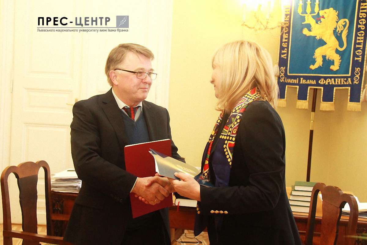 Випускникам двох спеціальностей ЛНУ ім. Франка видаватимуть подвійні дипломи