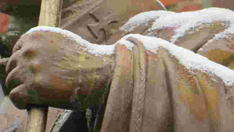 У Дрогобичі відновили пошкоджений вандалами пам'ятник Івану Павлу ІІ