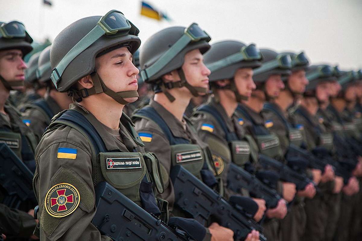 180 бійців Нацгвардії віддали свої життя за незалежність України, – Порошенко