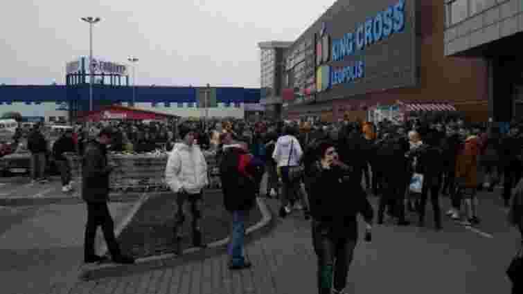 Поліція затримала зловмисника, який повідомив про «замінування» супермаркетів «Ашан» у Львові