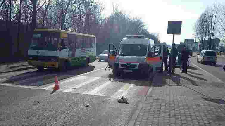 Позашляховик на «зебрі»  у Львові збив пішохода