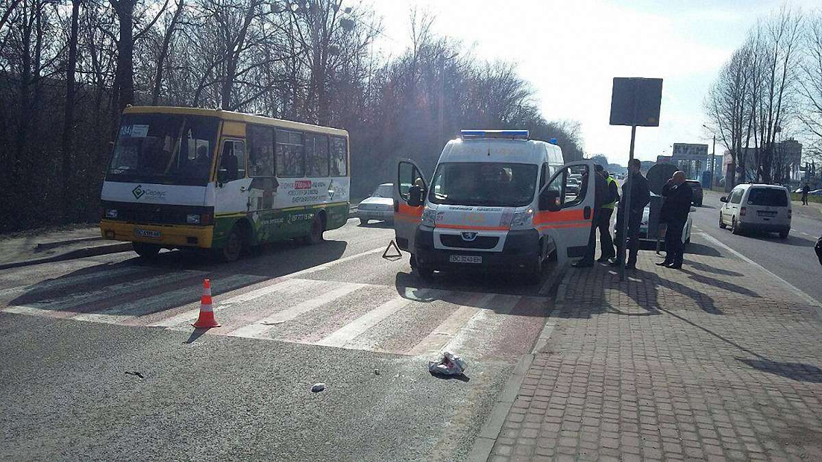 Позашляховик на «зебрі»  у Львові збив пішохода