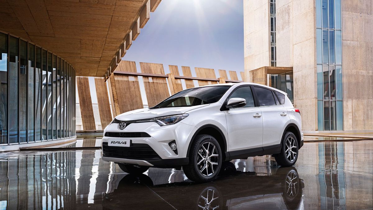 Уряд планує закупити для поліції гібридні кросовери Toyota