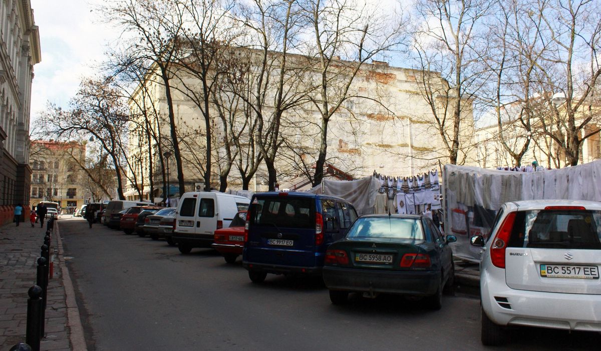 У центрі Львова облаштують закриту парковку на понад 70 автомобілів