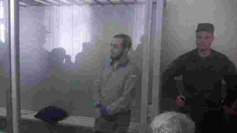 Суд засудив на 4,5 роки вінницького активіста, який порвав портрет Порошенка