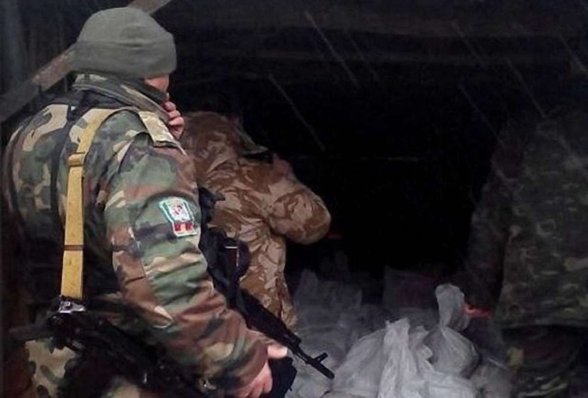 Біля кордону на Луганщині правоохоронці виявили шість тонн олова