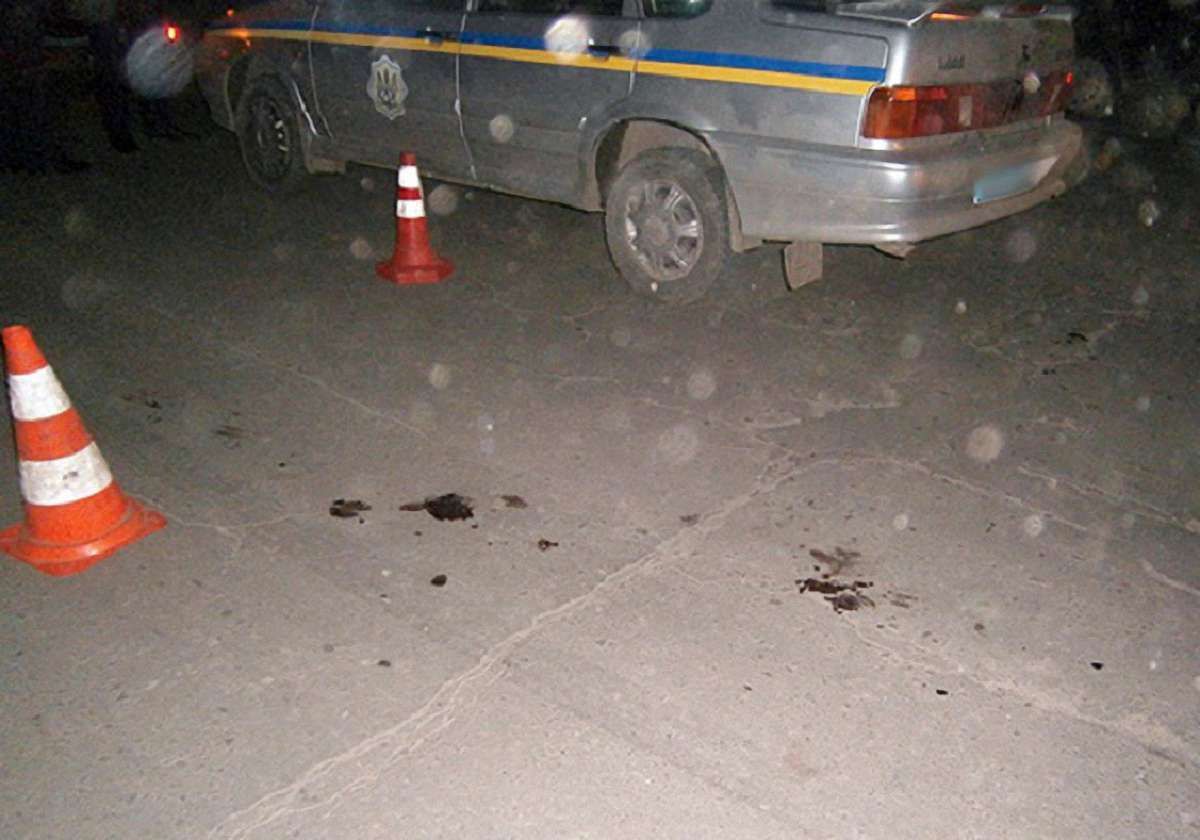 На Хмельниччині невідомі напали на поліцейських через проблискові маячки на автомобілі поліції