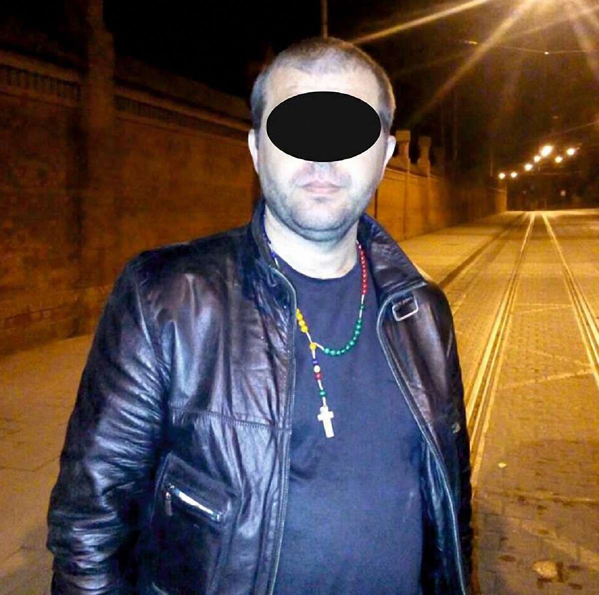 На Личаківському цвинтарі затримали чоловіка, який вкрав рушник з могили