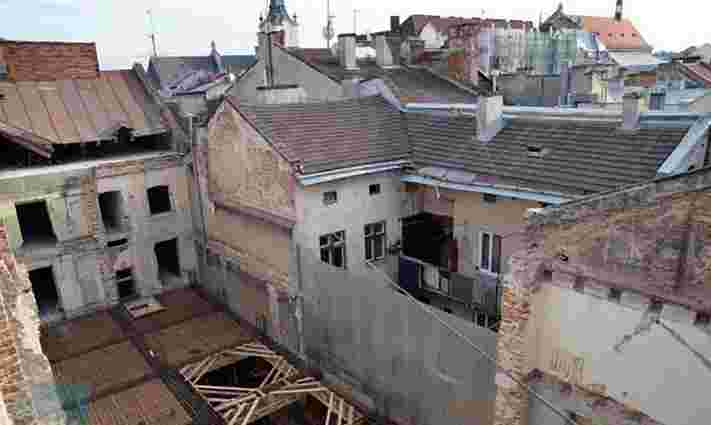 Суд зобов'язав львівського бізнесмена відновити знищений будинок на площі Ринок