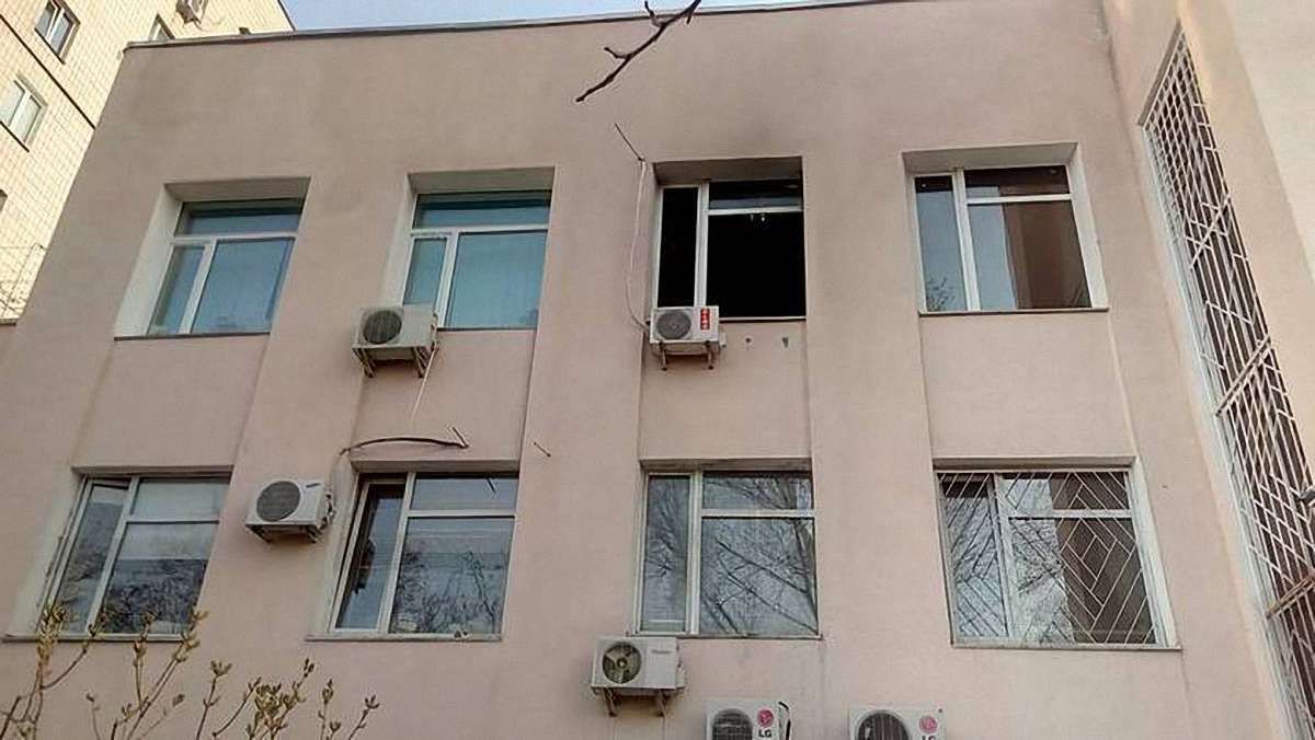 У Києві невідомі підпалили кабінет судді у справі російських ГРУшників