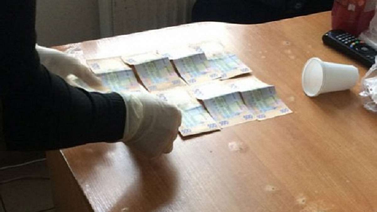 На Львівщині митника оштрафували на ₴17 тис. за хабарництво 