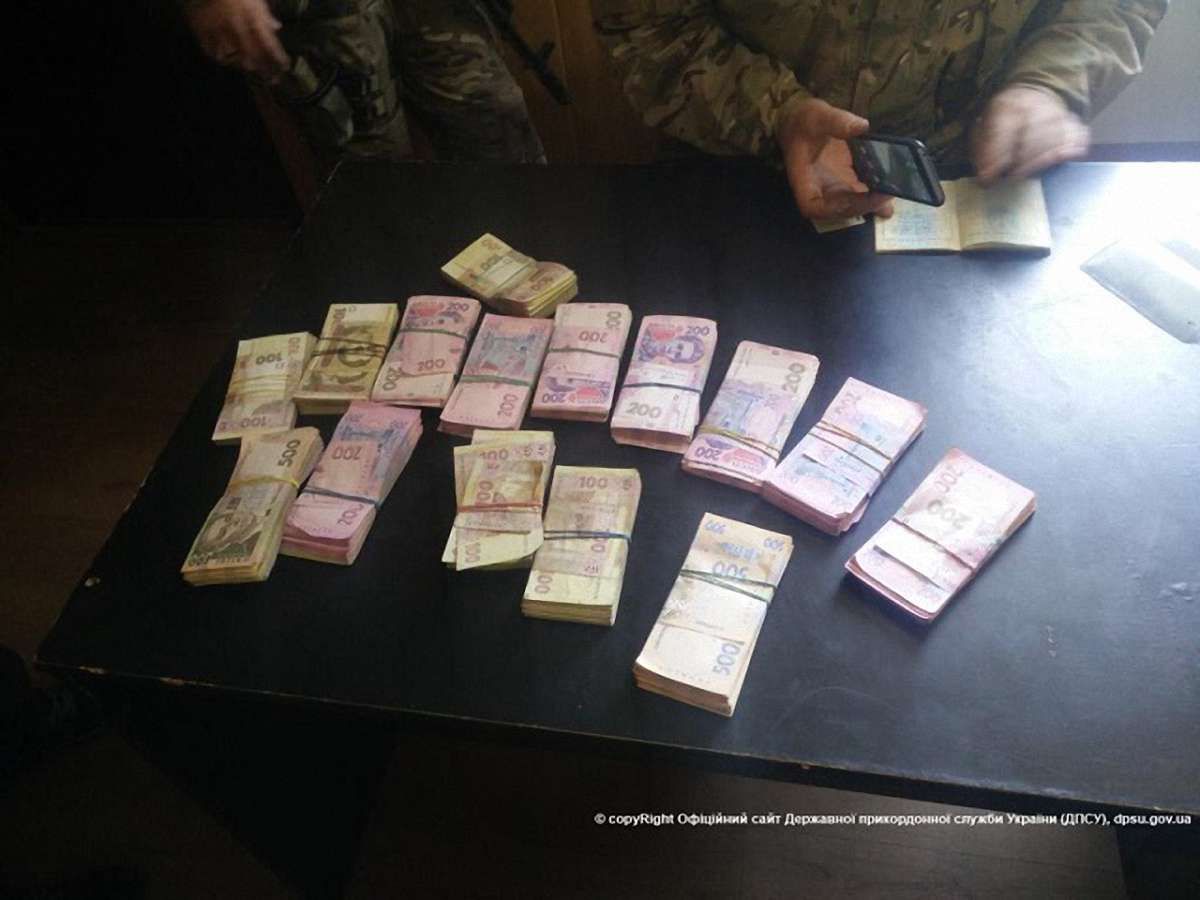 Українець намагався вивезти з окупованих територій Донбасу контрабандні ₴300 тис.