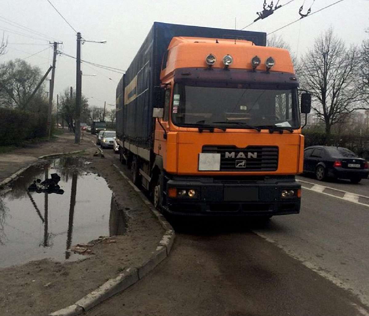 П’яний водій фури створював аварійні ситуації на трасі Київ-Чоп