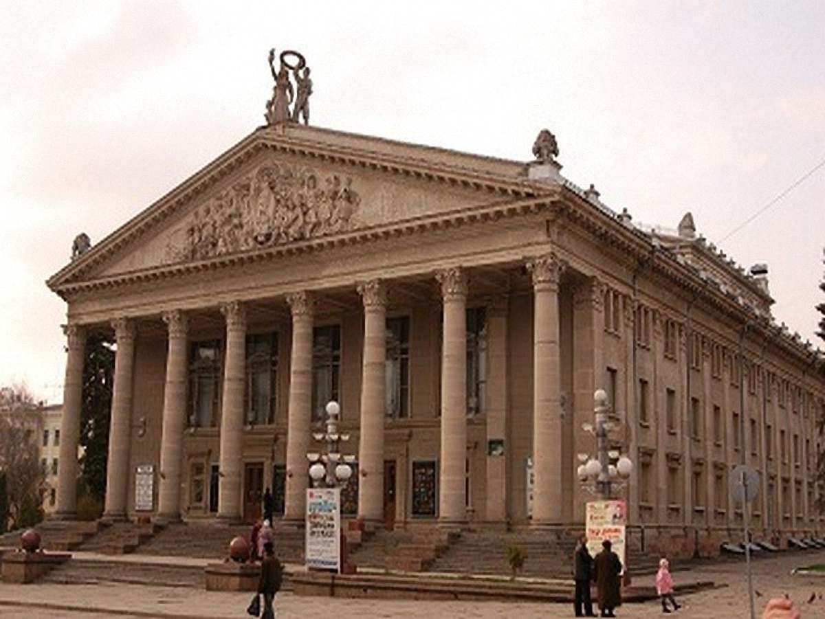 У Тернополі може завалитися драмтеатр