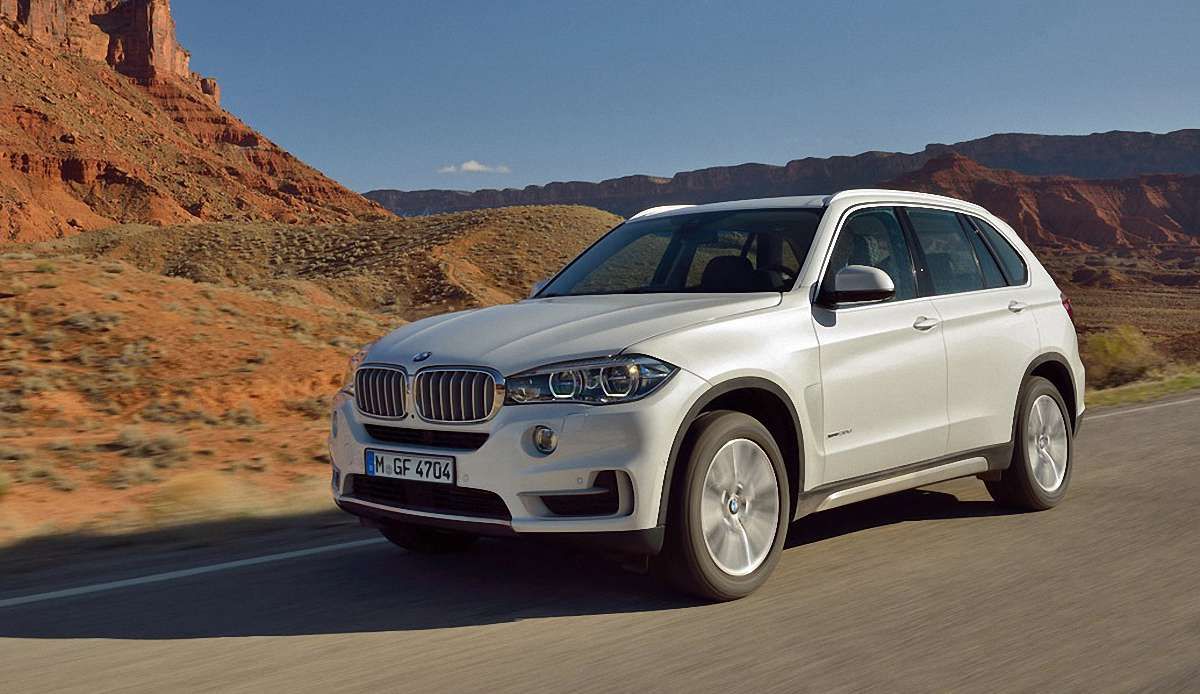 Дружина заступника голови львівської СБУ їздить на чужому BMW X5
