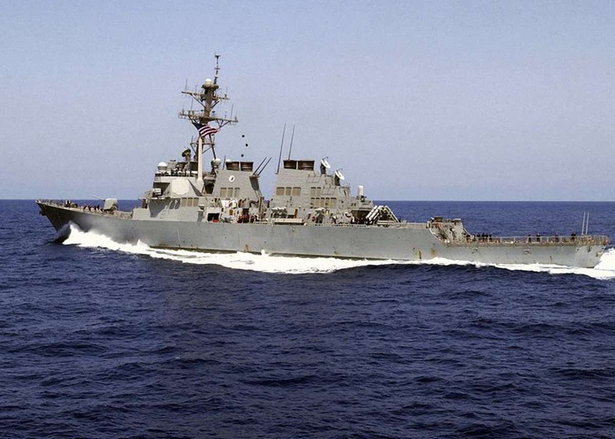 Російський літак імітував атаку на есмінець США у Балтійському морі