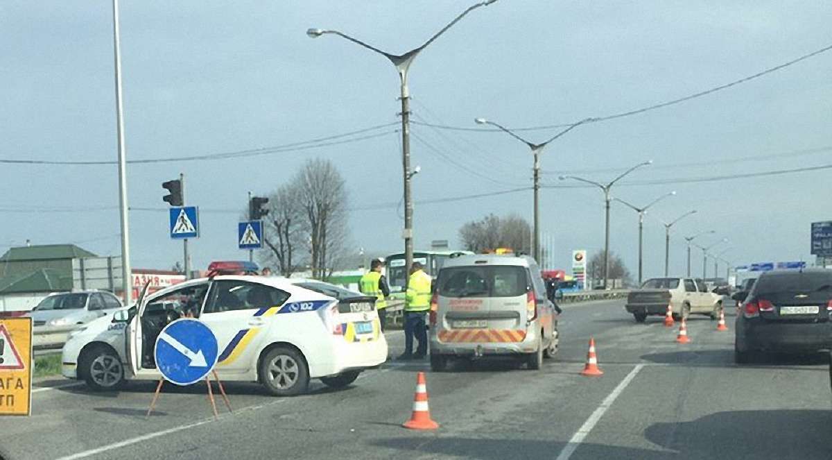 У ДТП біля Львова постраждали жінка-водій та її донька