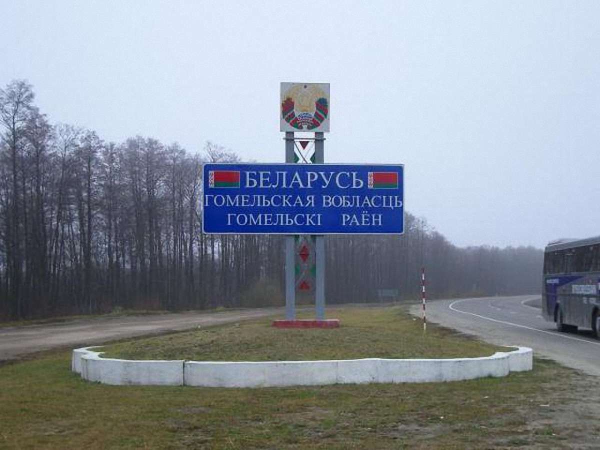 Білоруські митники не випускали українських журналістів, вимагаючи віддати відзнятий матеріал