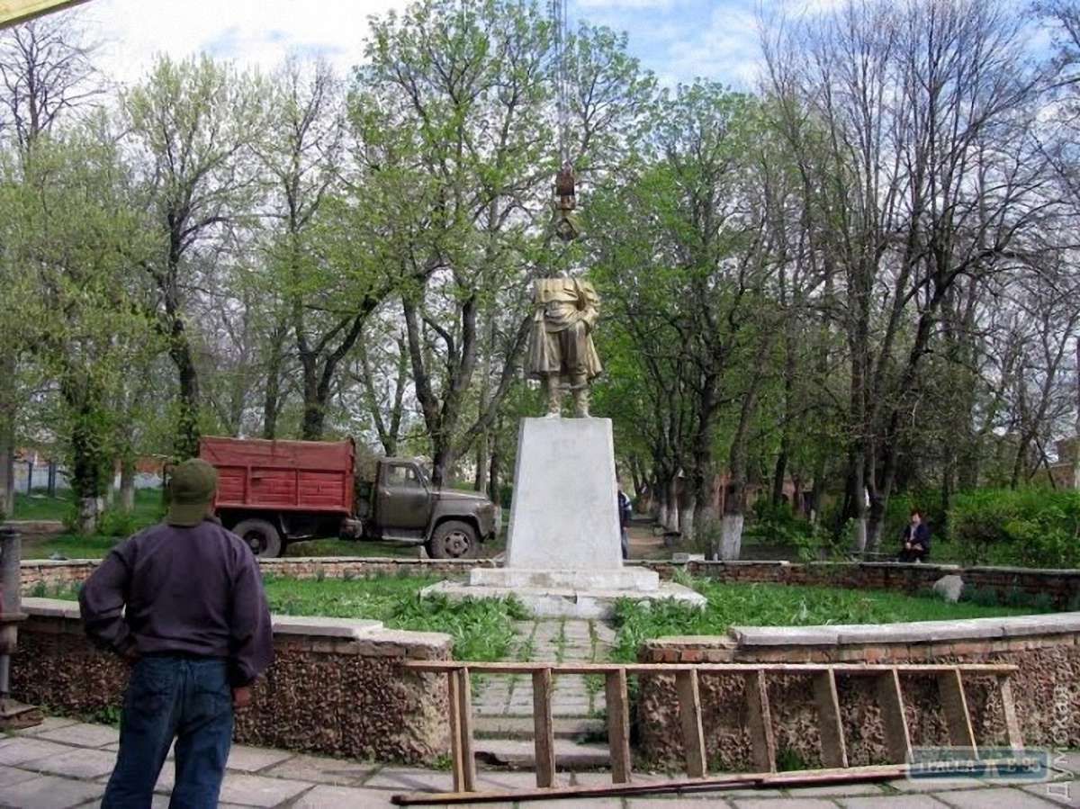 На Одещині знесли пам’ятник Кірову