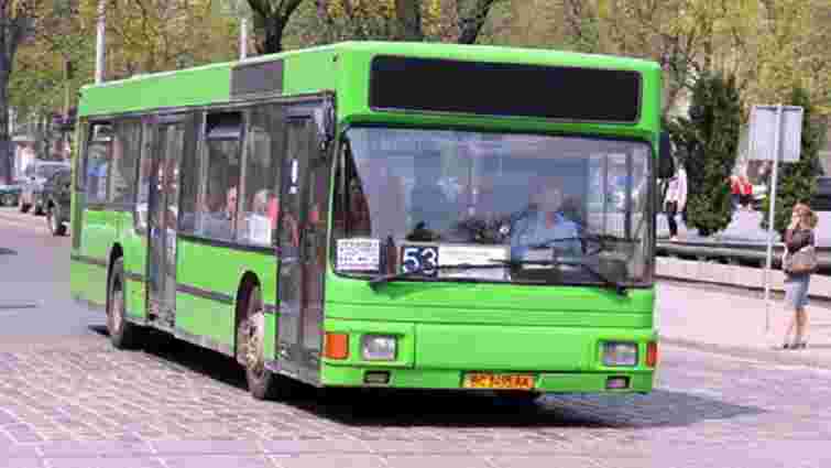 На вулиці Львова виїхав перший автобус із озвученням зупинок