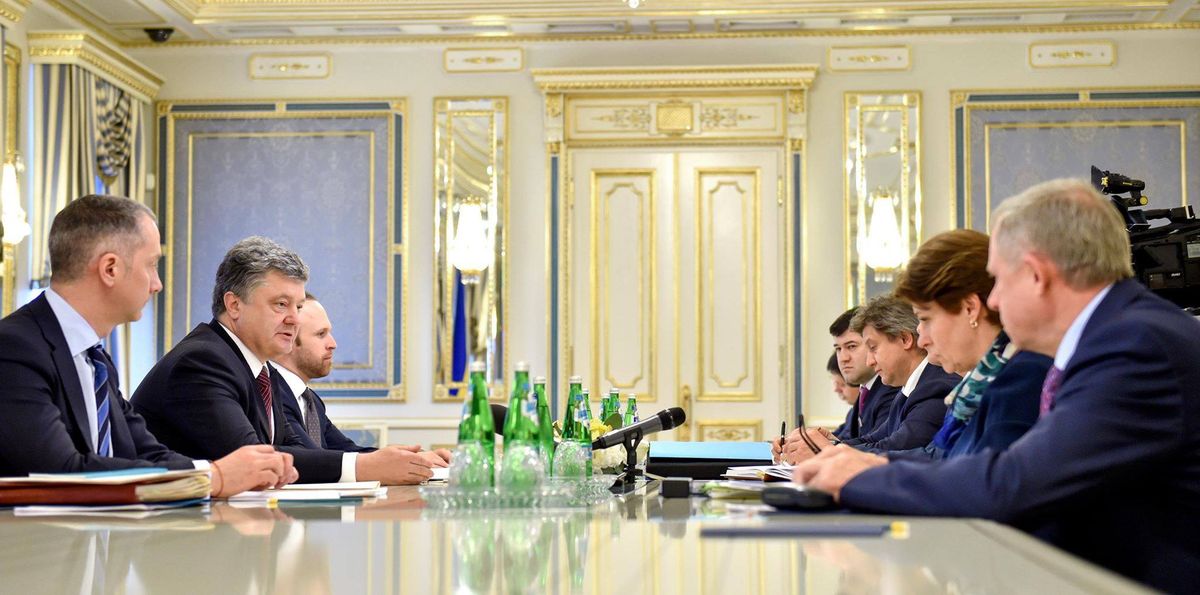 Порошенко: Україна має приєднатися до конвенції про доступ до рахунків нерезидентів