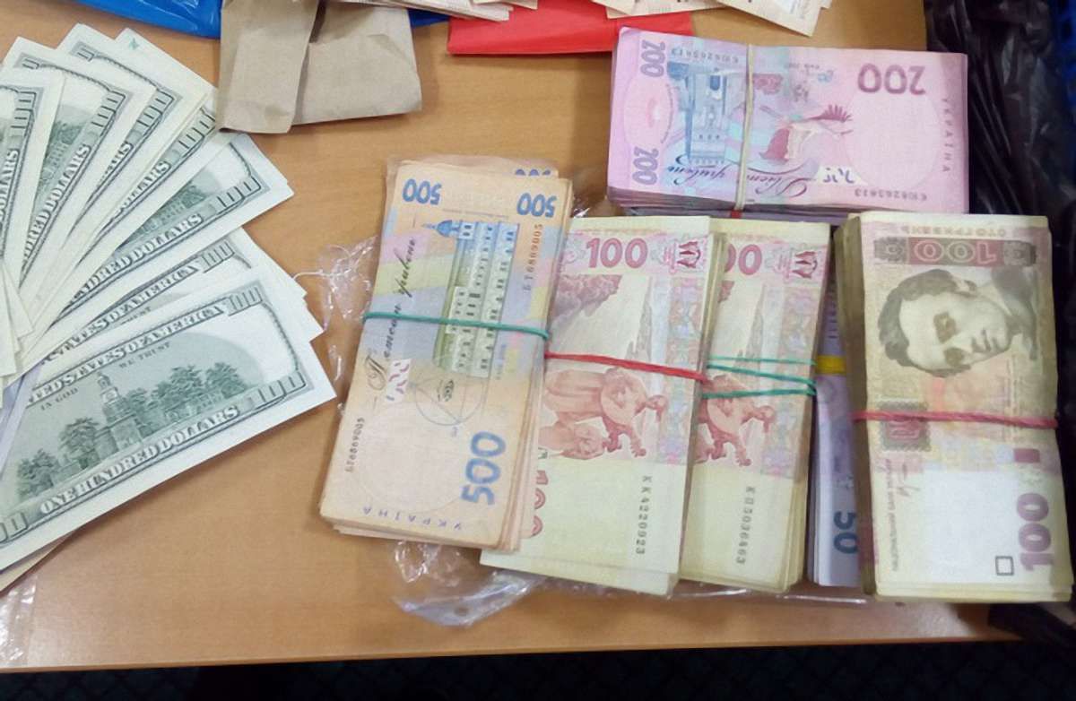 На Івано-Франківщині викрили конвертцентр з обігом понад ₴7,5 млн