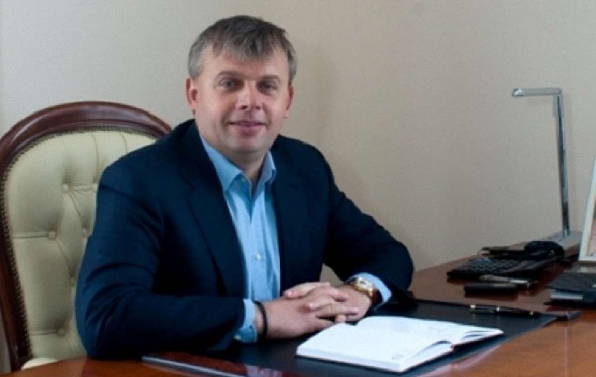 У Львові депутат пообіцяв викинути у смітник начальника управління транспорту міськради