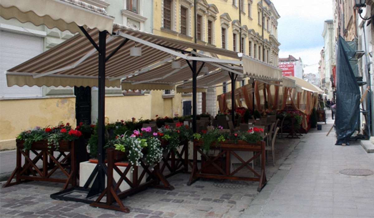 У Львові спростили процедуру демонтажу незаконних літніх майданчиків