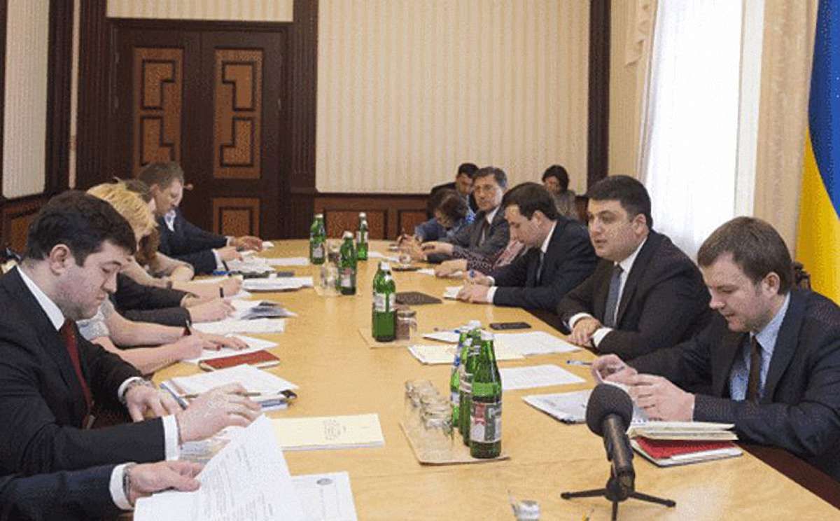 Гройсман розповів скільки втрачає українська митниця через корупцію