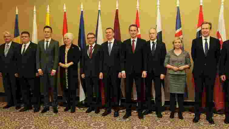 Голови МЗС 12 країн Європи закликали негайно ввести безвізовий режим з Україною