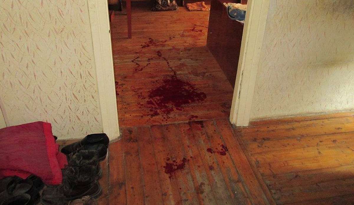 У Золочеві 30-річний чоловік зарізав приятеля, з яким разом орендував квартиру