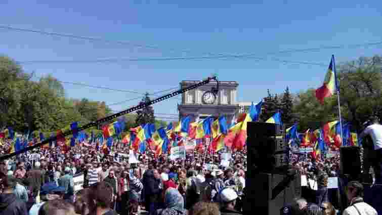 У Кишиневі проходить багатотисячна антиурядова акція протесту