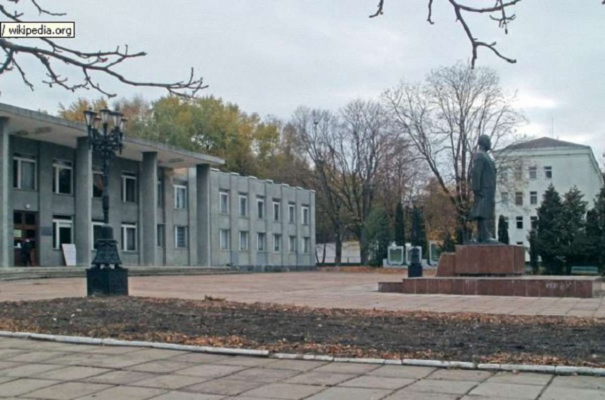 Мер Новгорода-Сіверського продає пам'ятник Леніну за ₴1 млн