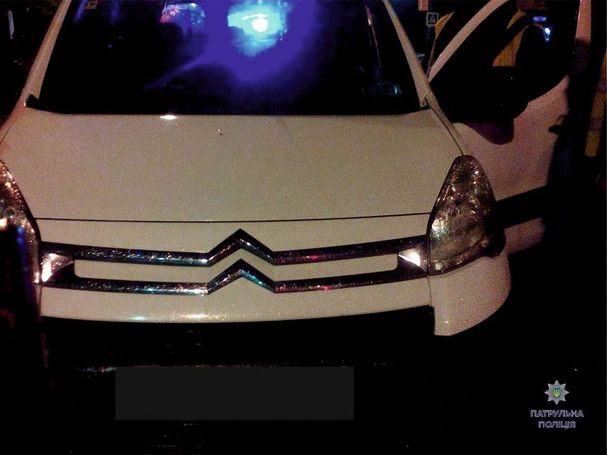 За ніч львівські патрульні двічі зупинили п’яного водія Citroen Berlingo