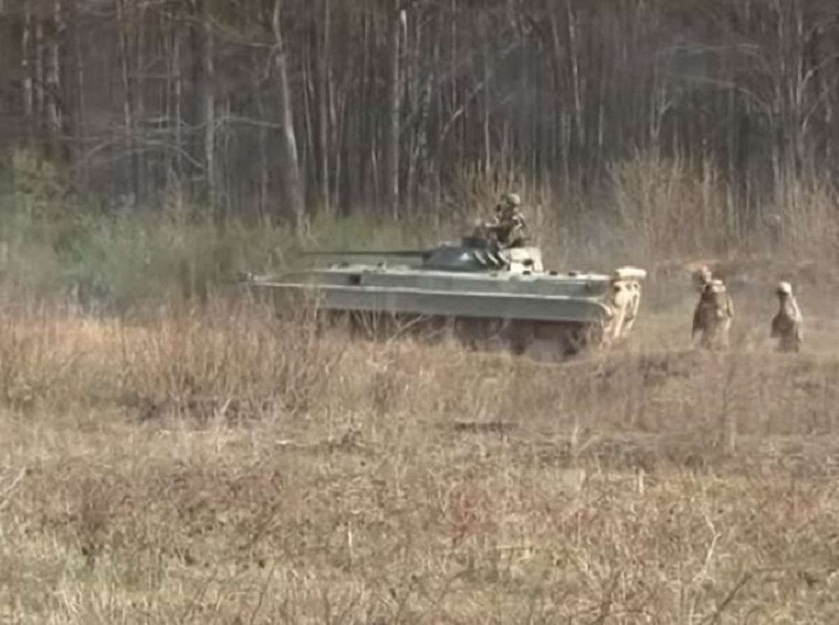 Військове телебачення показало ексклюзивне відео тренувань українських десантників