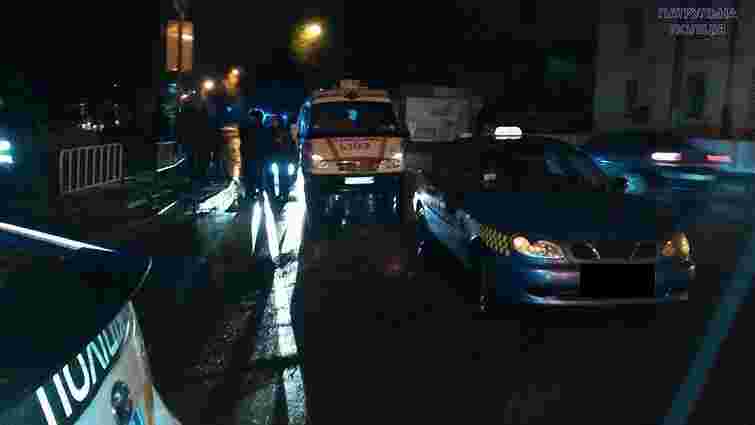 Вночі п’яний львів’янин поранив ножем двох таксистів на вулиці