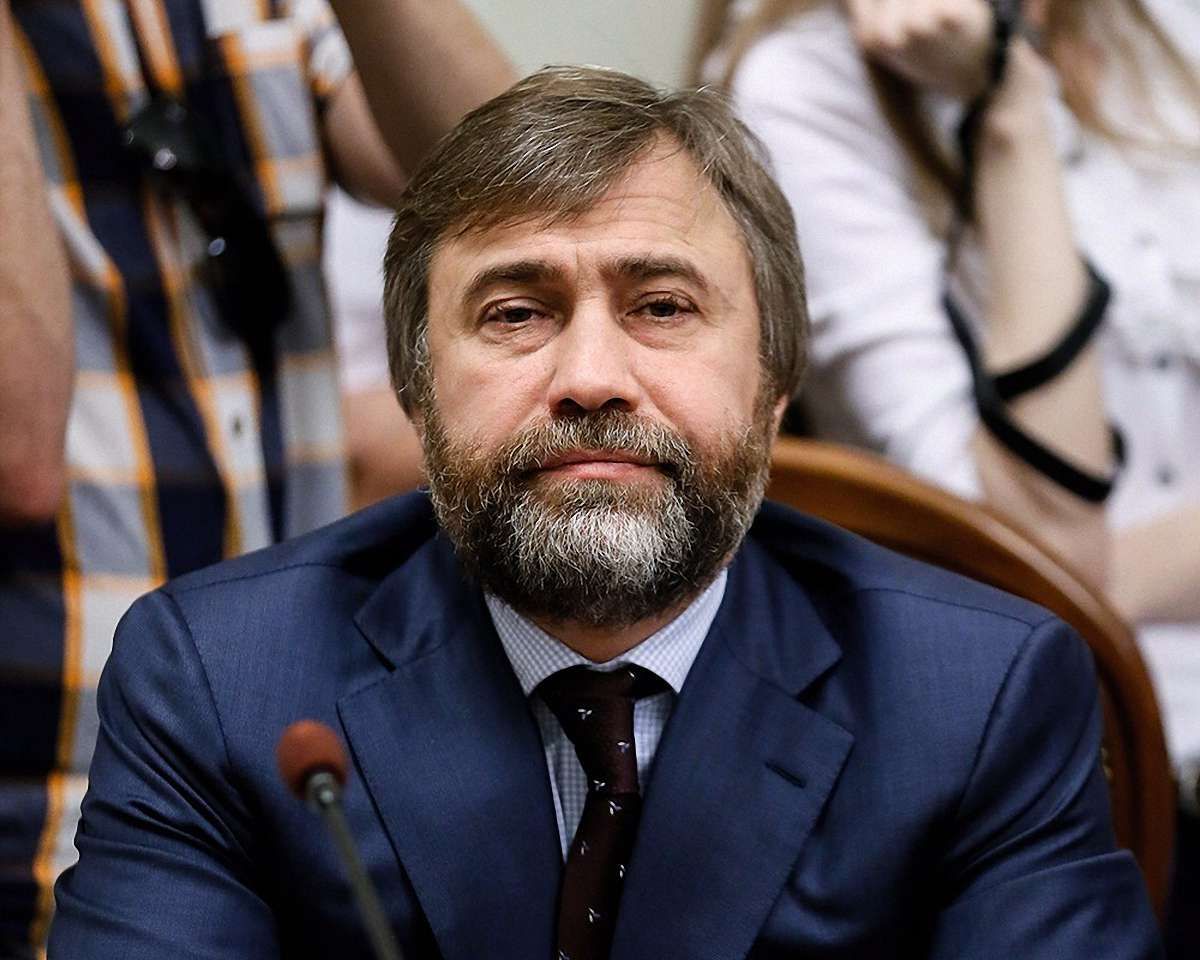 Порошенко відреагував на петицію про позбавлення Новинського українського громадянства