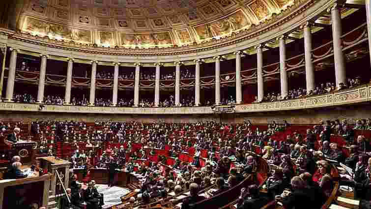 Нижня палата парламенту Франції запропонувала уряду скасувати санкції проти Росії