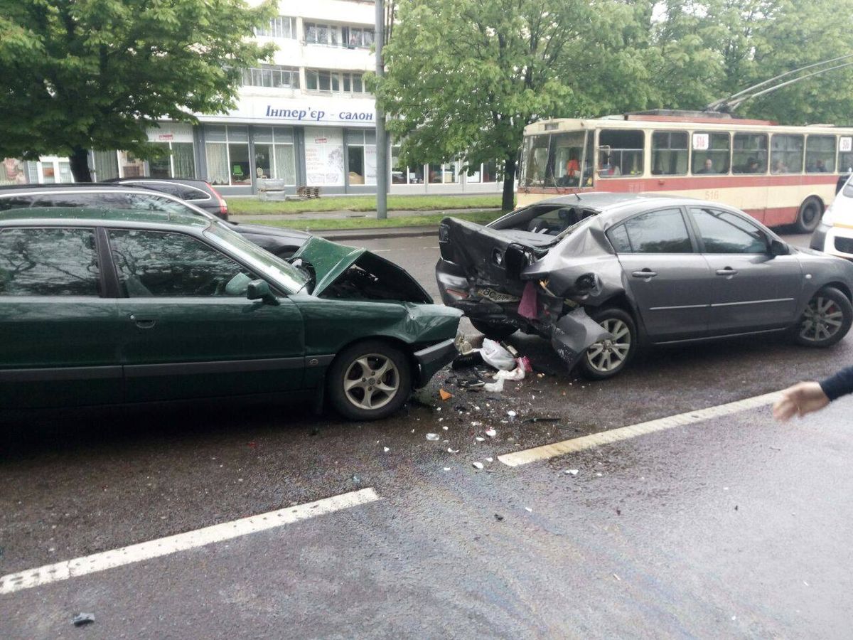 У Львові в ДТП постраждали двоє людей